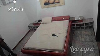 Sahne arkası fotoğraflar lezzetli ebony mulata'yı doğal ortamda yakalıyor