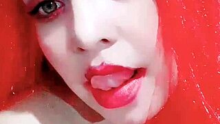 chica leche rehearses a lick