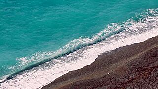 カーヴィなリリーが既婚男性と野外でアナルファンタジーを探求