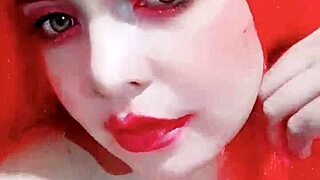 chica leche rehearses a lick