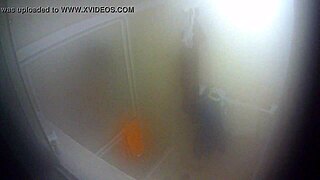 perujska gospodinja se kopa doma