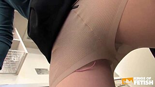 Милые японские горничные, волосатую пизду дразнит босс 😍