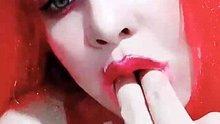 chica leche rehearses a lick