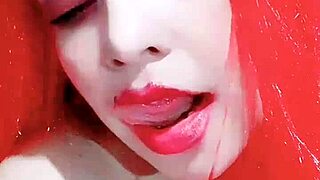 chica leche rehearses a lick