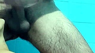 Chocolate candy girl spreads her pussy for you in vr?