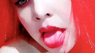 chica leche rehearses a lick