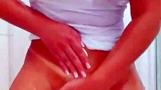 want to see a complete bath on red videos?