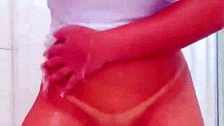 want to see a complete bath on red videos?