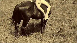 HD video of natural tits and ass from behind