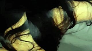 Ulydig pige leger med vennens dildo 😏