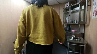 Skarlet Džonson rukuje velikim sisama u bolničkoj konsultaciji