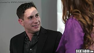 Wow, Ariella Ferrera Hisap Kontol Begitu Keras!