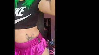 Latina Sets Up Internet But Feels Too Warm