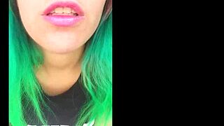 Latina Sets Up Internet But Feels Too Warm