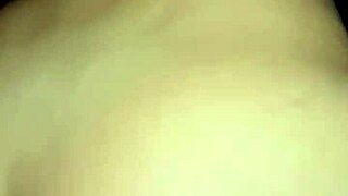 una tarde de películas... termina en anal?