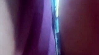 Novinha with beautiful tits gives delicious blowjob before morning coffee