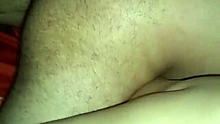 Femdom úrnő kézimunkája harisnyában és magas csizmában