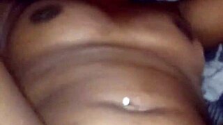 Depois de tanto trepar, quis tomar banho de leite, trepou, gozou e se lambuzou com o leitinho do ton