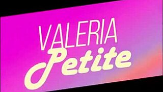 Fucking friend in front of mirror 😏