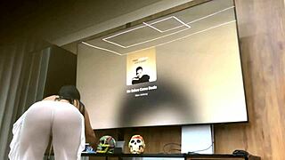 i secretly record my stepmom's cameltoe