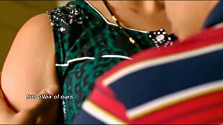 Stedmor nyder hjemmebesøg med veninde