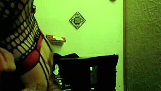 Wife getting ready for cock in homemade setting