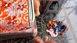 Adik Tiri Muda Belajar Pakai Memek Ketat dan Bokong Seksi