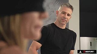 Blindfolded Kitana Lure surprised with two cocks for naughty double penetration