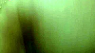 Couple pleases cuckold husband in homemade doggystyle