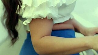 curvy brunette gapes tight ass wide