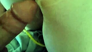 فيديو منزلي لزوجين مع جوهرة في شرجها، مع فيديوهات إضافية في النهاية