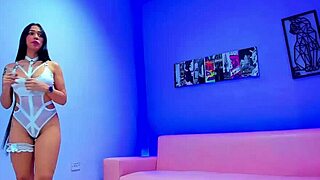 New girl displays her abilities