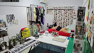 why is that gordita on the security camera in her thong, spying on her?