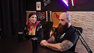 jag blir så upphetsad av att se queen och iron i crossdressing oral och analsex