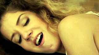 European babe indulges in feet fetish with handjob and cumshot