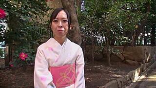 Japanese mature woman in yukata engages in sticky sex scenes