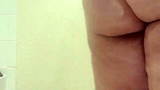 Pretty pink pussy gets oiled up seductively by lil-ryda