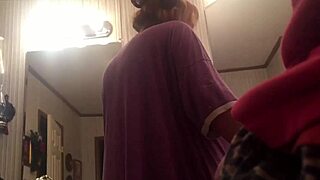 lonely step mom on webcam chats about her desires 😏