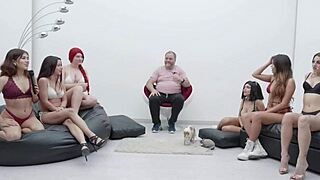 las chicas de torbe hablando de sexo old brunette