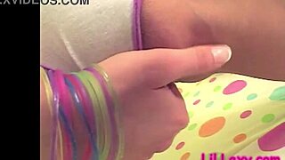 lovely lil lexy fingers pussy on bed