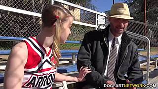 Alexia Gold se usuđuje na interrasnu trojku?