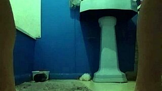 intim solo med leker og dildo