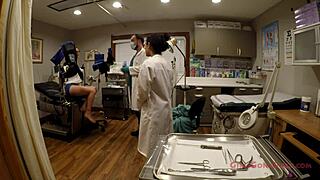 핫한 도나 리가 걸스곤지노에서 히타치로 미친 오르가즘 느꼈어, 아 나머지 잊었어!