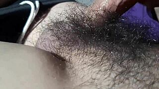 Filipínská přítelkyně dává špinavé kouření venku