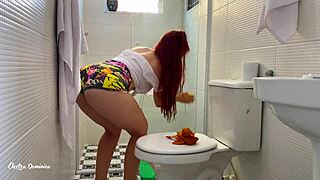 Essa empregada é muito safada veio com esse shortinho para me provocar fiquei excitado com essa bunda - whatsapp dela 13991160384