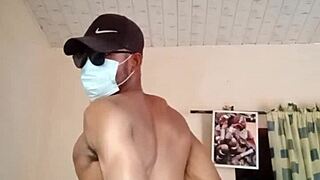 Házivideó, ahogy két srác basz engem