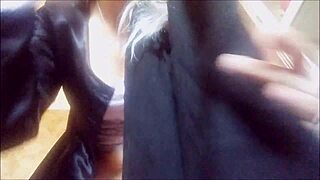 راهبة تتبول في مرحاض كنيسة محرم - مجموعة مثيرة للكس الرطب!