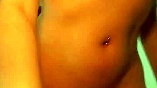 latina brunette lola-bunny masturbating her pussy on olecams webcam