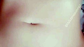 Nesten hele hånden min får plass i fitta mi