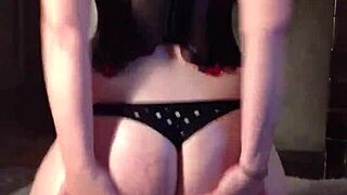 Shaking my sexy redhead ass in corset and oiled up